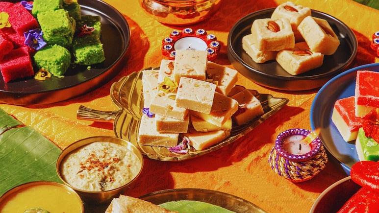 Diwali 2025 : दिवाळीत आरोग्याशी खेळ, FDA कडून 2 कोटींचे खाद्यपदार्थ जप्त Diwali 2025 : दिवाळीत आरोग्याशी खेळ, FDA कडून 2 कोटींचे खाद्यपदार्थ जप्त