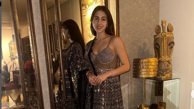 सारा अली खान ने 'डॉली' जैसे आउटफिट में मनाई दीवाली, कविता के जरिए फैंस को दिया ये खास मैसेज सारा अली खान ने 'डॉली' जैसे आउटफिट में मनाई दीवाली, कविता के जरिए फैंस को दिया ये खास मैसेज