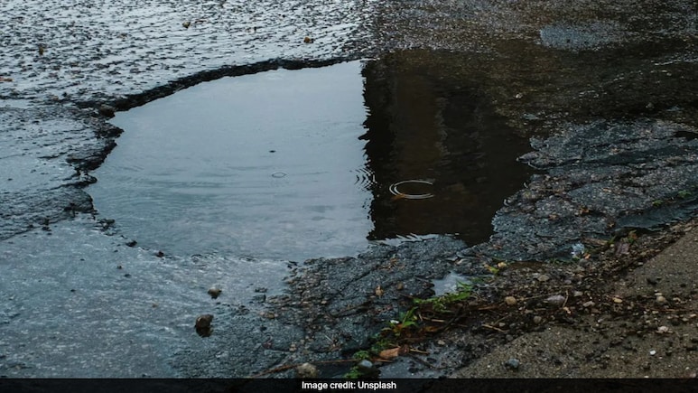 Bengaluru Man "Disappointed" After Self-Funded Pothole Repair Ruined, Internet Reacts Bengaluru Man "Disappointed" After Self-Funded Pothole Repair Ruined, Internet Reacts