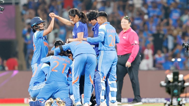 IND vs AUS : जेमिमाच्या सेंच्युरीनं इतिहास घडवला! भारताच्या विजयानंतर एकाच सामन्यात तुटले 'हे' मोठे रेकॉर्ड IND vs AUS : जेमिमाच्या सेंच्युरीनं इतिहास घडवला! भारताच्या विजयानंतर एकाच सामन्यात तुटले 'हे' मोठे रेकॉर्ड