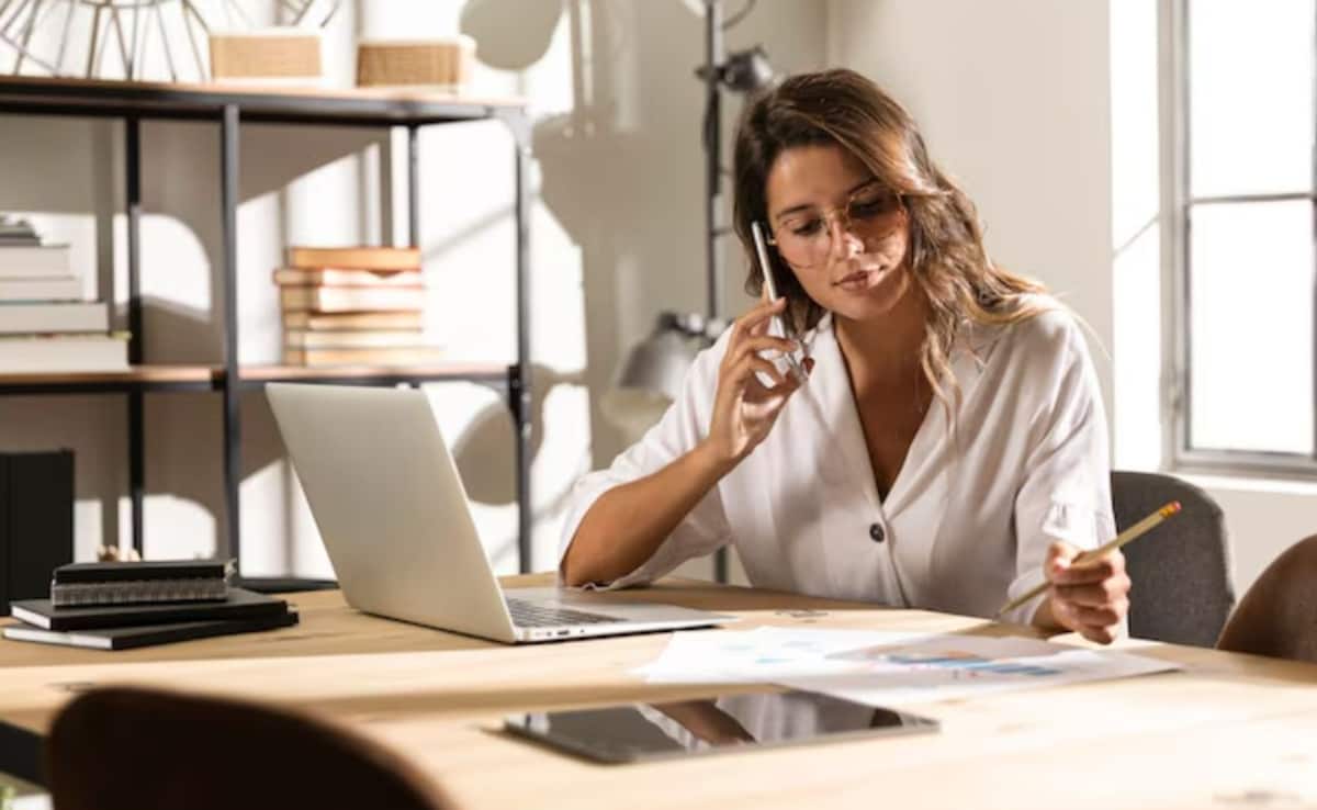 Employees are pushing against the 9-to-5 workday schedule. Photo: Freepik Employees are pushing against the 9-to-5 workday schedule. Photo: Freepik