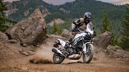 2026 Kawasaki KLE500 Debuts With Twin Cylinder Engine; Details