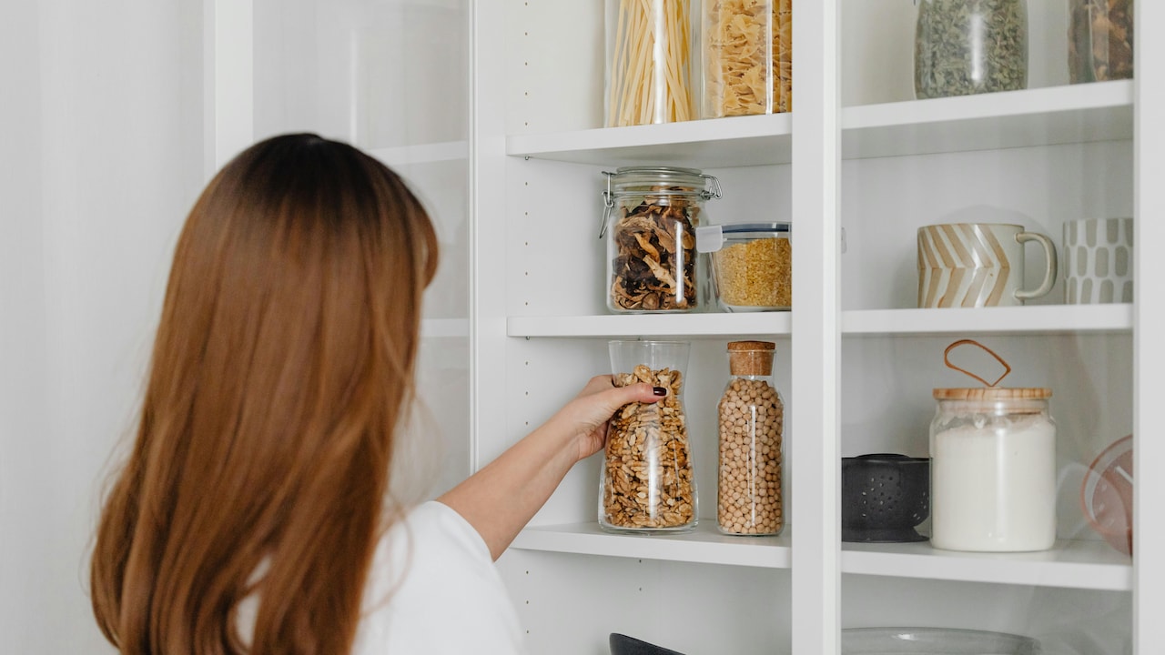 Explore 10 eays tips to make the most of your kitchen storage space