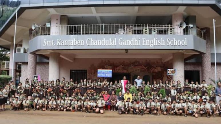Kalyan School:  कल्याणमधील 'गांधी' शाळेत टिळा-टिकली, राखी, बांगड्यांवर बंदी; पालकांचा तीव्र संताप