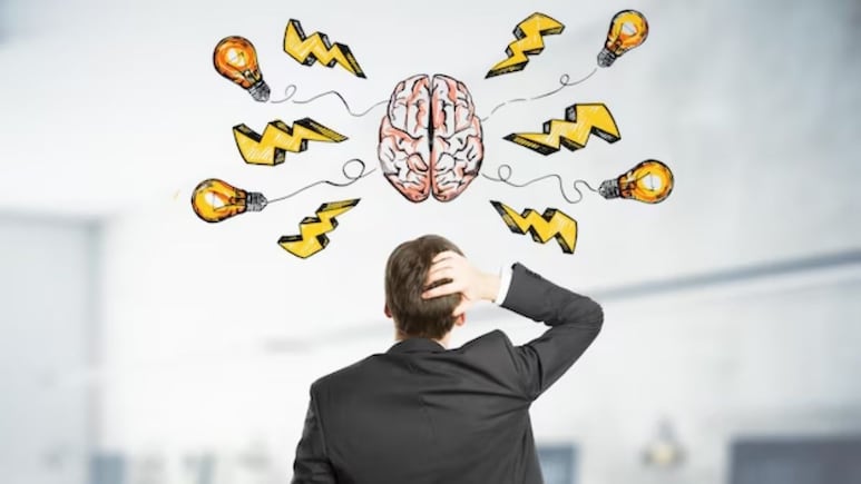 सोने से पहले की ये छोटी-छोटी गलतियां, आपके दिमाग को चुपचाप कर रही है बूढ़ा! सोचने समझने की क्षमता पर बड़ा असर