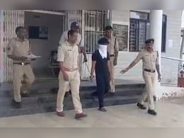 IITian बेटे ने की मां की हत्या, इस वजह से बन गया 'हैवान', आरोपी को बचाने के लिए परिवार ने रची थी ये साजिश IITian बेटे ने की मां की हत्या, इस वजह से बन गया 'हैवान', आरोपी को बचाने के लिए परिवार ने रची थी ये साजिश