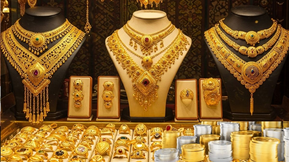 Gold-Silver Rate: दिवाली के पहले गिरा सोने का भाव, चांदी भी और लुढ़की... 1 साल पहले की तुलना में क्या है गोल्‍ड-सिल्‍वर का रेट