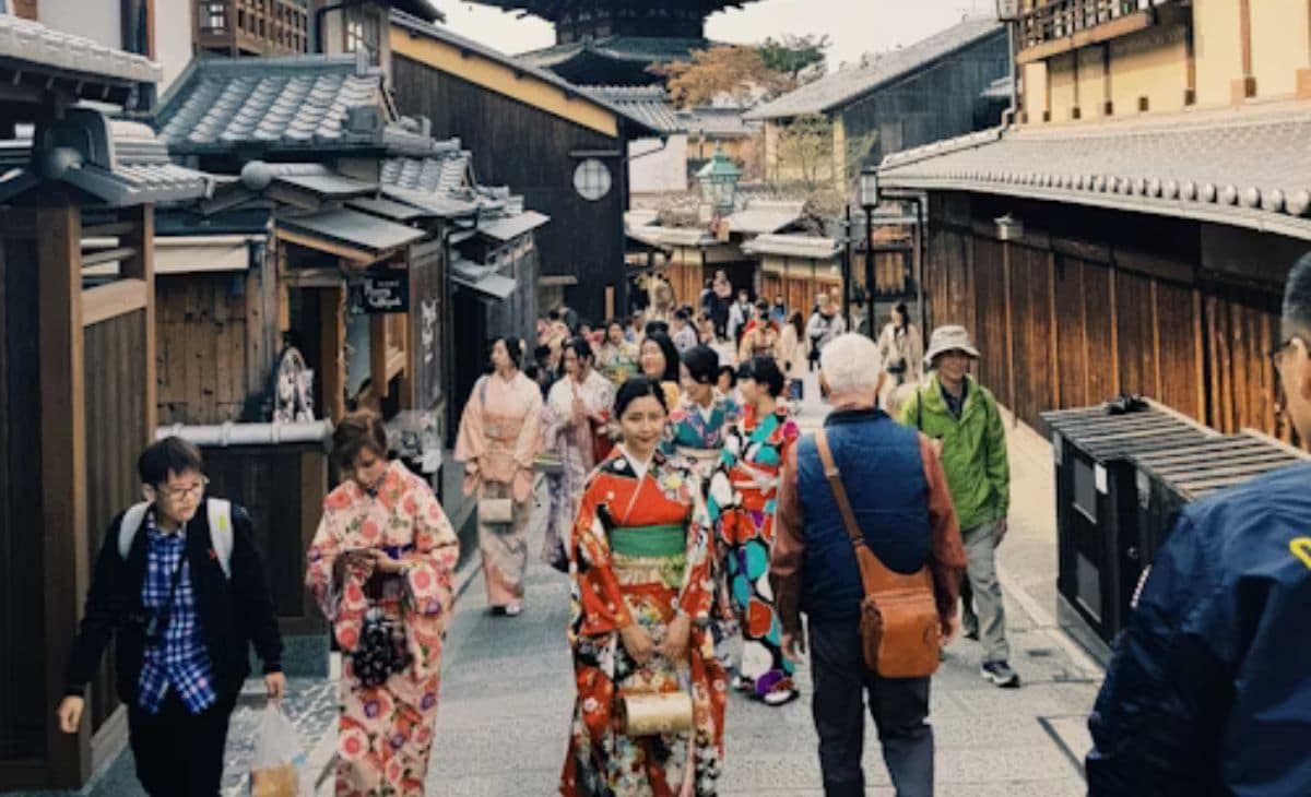 Pumps, Demure Makeup: Japan Municipality Slammed Over Dating Tips For Women Pumps, Demure Makeup: Japan Municipality Slammed Over Dating Tips For Women