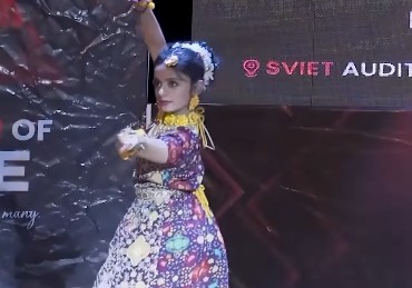 नैनों से नैनों गाने पर लड़की का डांस वीडियो वायरल, लोग हुए एक्सप्रेशन्स के कायल, बोले- श्रीदेवी का पुनर्जन्म