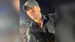 Enrique Iglesias's Fan Throws Phone Onto The Stage, Singer Picks It Up And Clicks Selfie Video With Crowd. Watch
