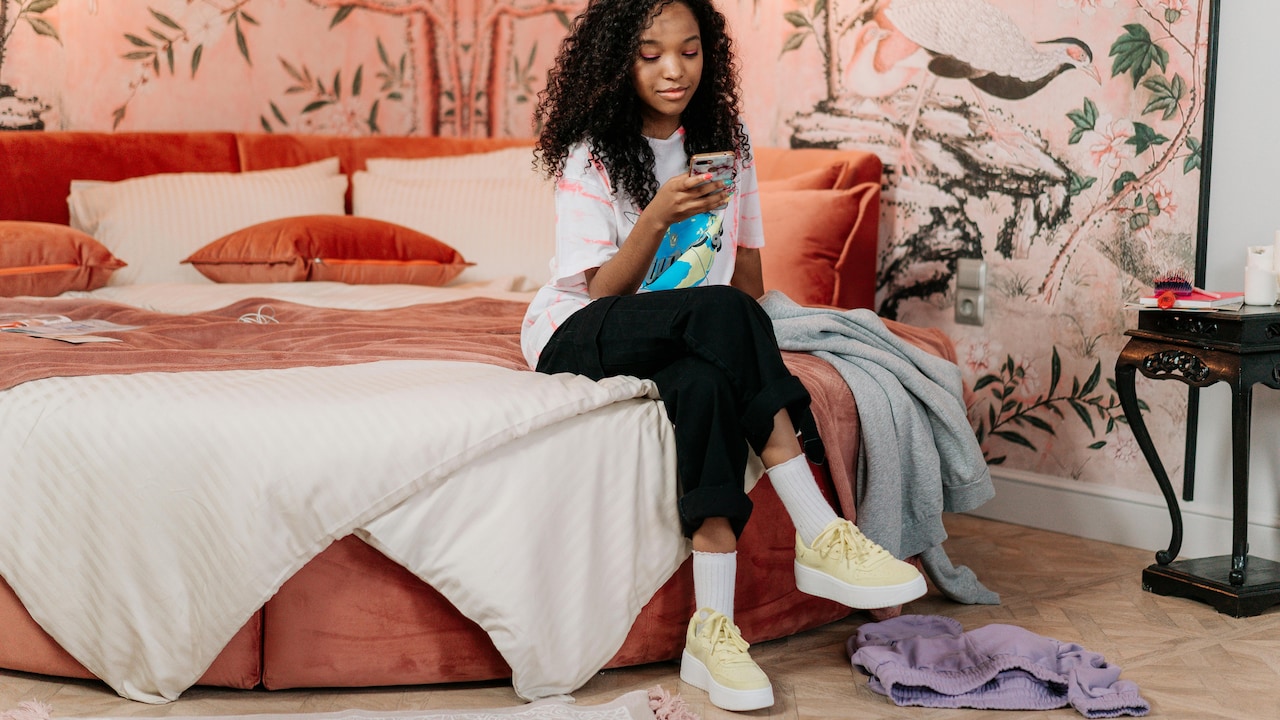Top 5 Bedsheets For Humid Weather: Comfort Guaranteed