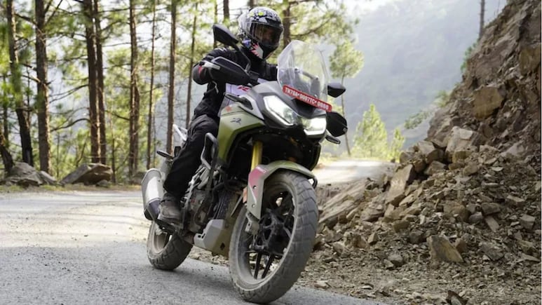 TVS Apache RTX 300 Review: टूरिंग और कंफर्ट में जबरदस्त, जानें 5 सबसे बड़ी खास बातें TVS Apache RTX 300 Review: टूरिंग और कंफर्ट में जबरदस्त, जानें 5 सबसे बड़ी खास बातें