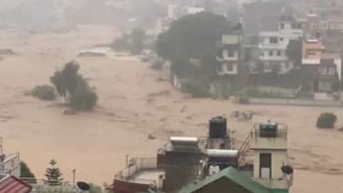 नेपाल में आफत की बारिश, भूस्‍खलन और अचानक बाढ़ से 42 लोगों की मौत, फ्लाइट्स भी ग्राउंडेड 