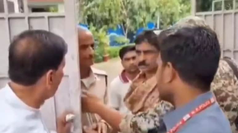 Bhind कलेक्टर संजीव श्रीवास्तव का तबादला, BJP विधायक से विवाद के 34 दिन बाद ट्रांसफर, किरोड़ीलाल मीना को मिली भिंड की जिम्मेदारी