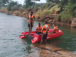 Raipur News: रायपुर के ब्लू वॉटर में डूबे 10वीं के दो छात्र, रेस्क्यू करने में जुटे गोताखोर Raipur News: रायपुर के ब्लू वॉटर में डूबे 10वीं के दो छात्र, रेस्क्यू करने में जुटे गोताखोर