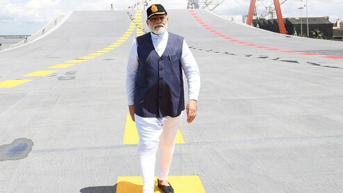 PM Modi ने INS विक्रांत पर जवानों संग मनाई दिवाली, इसी युद्धपोत ने करवाए थे PAK के 2 टुकड़े