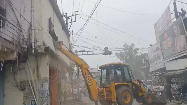 सागर में निगम की बड़ी कार्रवाई, मोतीनगर चौराहा से संविधान चौक तक चला पीला पंजा सागर में निगम की बड़ी कार्रवाई, मोतीनगर चौराहा से संविधान चौक तक चला पीला पंजा
