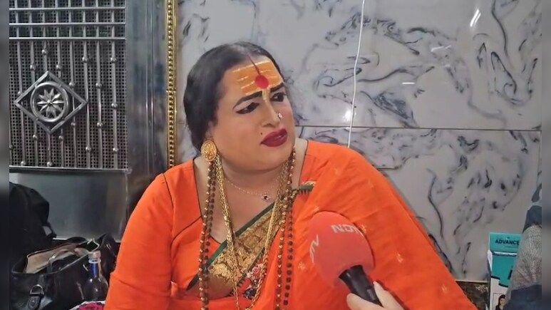 किन्नर विवाद पर महामंडलेश्वर लक्ष्मीनारायण की एंट्री, राजा हाशमी पर लगाया आरोप किन्नर विवाद पर महामंडलेश्वर लक्ष्मीनारायण की एंट्री, राजा हाशमी पर लगाया आरोप