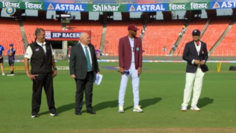 India vs West Indies, 1st Test: शुभमन गिल ने भारतीय प्लेइंग XI को लेकर लिया चौंकाने वाला फैसला, स्टार खिलाड़ी बाहर