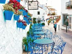 Spain's Bizarre Chair Heist Leaves Restaurant Owners Stunned
