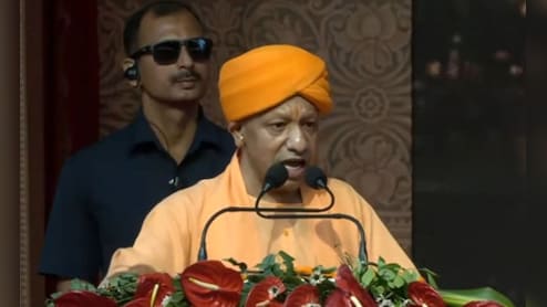 हलाल सर्टिफिकेशन वाली चीजें ना खरीदें, आतंकवाद और धर्मांतरण के लिए हो रहा इस पैसे का इस्तेमाल- CM योगी