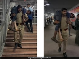 कहीं छूट न जाए ट्रेन इसलिए..दिव्यांग बुजुर्ग को कंधे पर उठाकर जवान ने लगा दी दौड़ कहीं छूट न जाए ट्रेन इसलिए..दिव्यांग बुजुर्ग को कंधे पर उठाकर जवान ने लगा दी दौड़