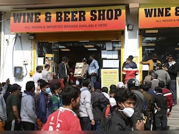 यूपी-दिल्ली में शराब-बियर से बंपर कमाई, कैसे लाइसेंस लेकर खोल सकते हैं अपनी दुकान? यूपी-दिल्ली में शराब-बियर से बंपर कमाई, कैसे लाइसेंस लेकर खोल सकते हैं अपनी दुकान?