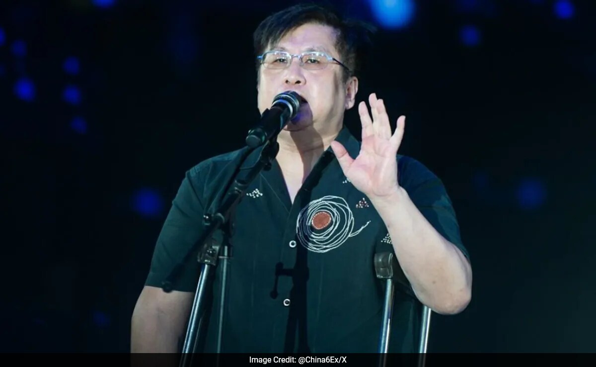 Taiwan Singer Claims He Was Forced to Crawl Onto Plane in China