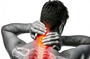 गर्दन के दर्द से राहत दिलानें में मदद करेंगे ये योगासन, मिनटों में मिलेगा आराम