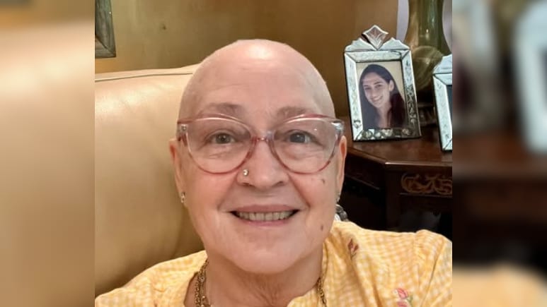 Nafisa Ali Sports Bald Look After Resuming Chemotherapy For Cancer Treatment
