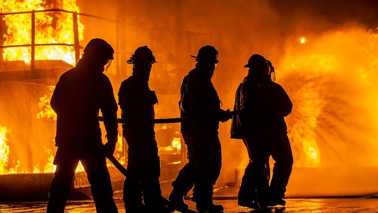 Thane News : मैत्रिणीशी झालं भांडण; संतापाच्या भरात तरुणाने उचललं धक्कादायक पाऊल Thane News : मैत्रिणीशी झालं भांडण; संतापाच्या भरात तरुणाने उचललं धक्कादायक पाऊल