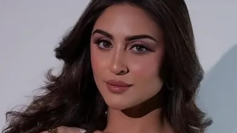 क्रिस्टल डिसूजा का हुआ ब्रेकअप, तीन साल से गुलाम गौस दीवानी को कर रही थीं डेट क्रिस्टल डिसूजा का हुआ ब्रेकअप, तीन साल से गुलाम गौस दीवानी को कर रही थीं डेट