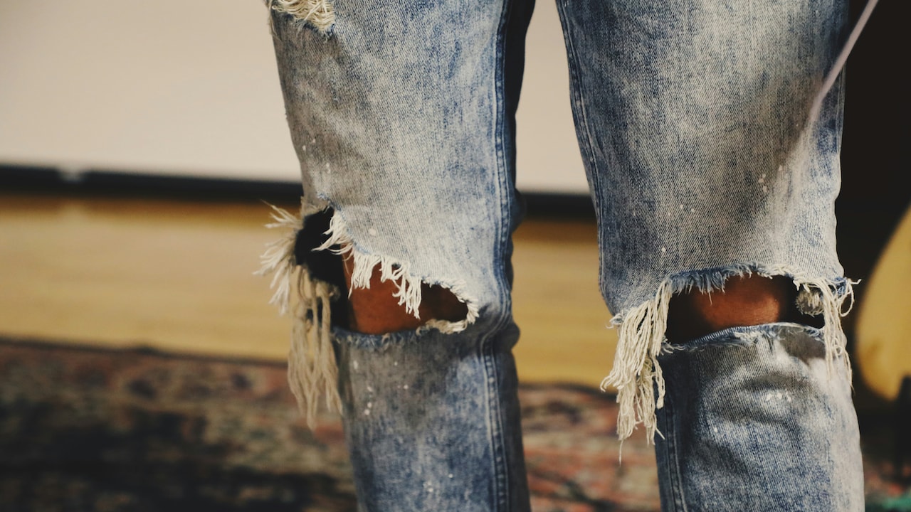 Heavy Faded Jeans: Want To Wear Distressed Denims? Check The Dos and Donts