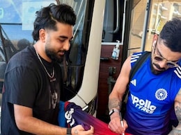 After Virat Kohli Gives Autographs, Rohit Sharma's Gesture For Pakistani Fan Wins Hearts After Virat Kohli Gives Autographs, Rohit Sharma's Gesture For Pakistani Fan Wins Hearts