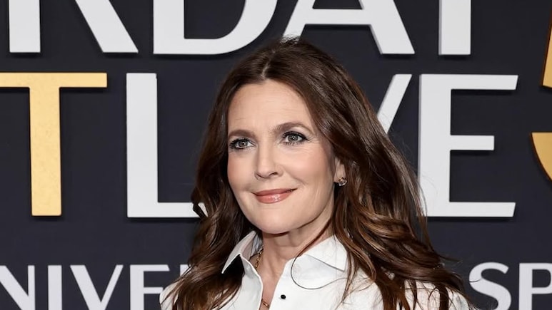 Drew Barrymore Opens Up About Being In Rehab At 14: "Hard As Hell" Drew Barrymore Opens Up About Being In Rehab At 14: "Hard As Hell"