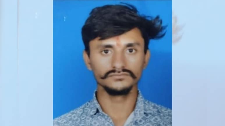 तीन बहनों के इकलौते भाई की सड़क हादसे में मौत, 9 दिन तक अस्पताल में लड़ी जिंदगी की जंग  तीन बहनों के इकलौते भाई की सड़क हादसे में मौत, 9 दिन तक अस्पताल में लड़ी जिंदगी की जंग