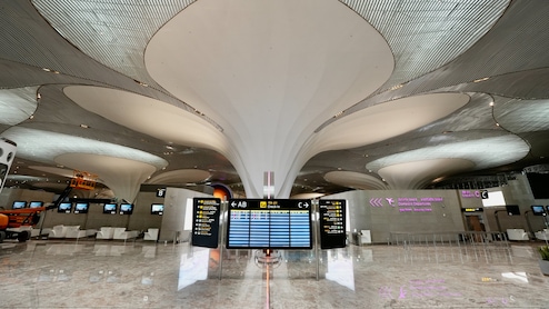 Navi Mumbai Airport : नवी मुंबई विमानतळाबाबत मोठी अपडेट; पहिल्या टप्प्यात ही 5 शहरे जोडली जाणार Navi Mumbai Airport : नवी मुंबई विमानतळाबाबत मोठी अपडेट; पहिल्या टप्प्यात ही 5 शहरे जोडली जाणार