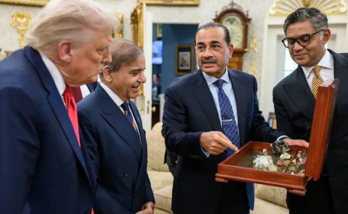 Pak Army Chief Branded 'Salesman' After Rare Earth Pic With Trump Goes Viral
