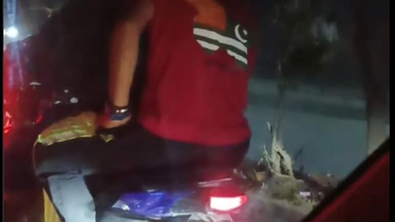 Bengaluru Student Wears 'Azad Kashmir T-Shirt, Cops Swing Into Action