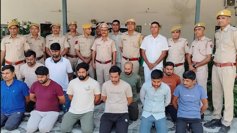 सावधान! राजस्थान में साइबर ठगों ने बेचे 50 हजार फर्जी सिम कार्ड, बालोतरा से गैंग के 10 आरोपी गिरफ्तार सावधान! राजस्थान में साइबर ठगों ने बेचे 50 हजार फर्जी सिम कार्ड, बालोतरा से गैंग के 10 आरोपी गिरफ्तार