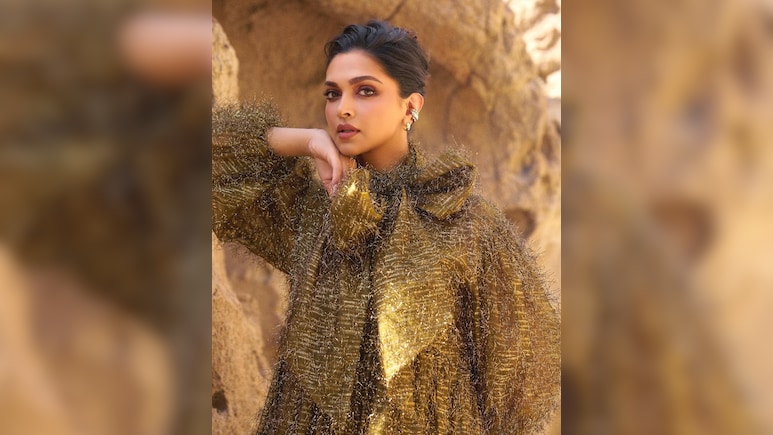 दीपीका पादुकोण के सपोर्ट में आईं मोना सिंह, कहा- 'हर महिला को इन मुद्दों पर बोलना चाहिए' दीपीका पादुकोण के सपोर्ट में आईं मोना सिंह, कहा- 'हर महिला को इन मुद्दों पर बोलना चाहिए'