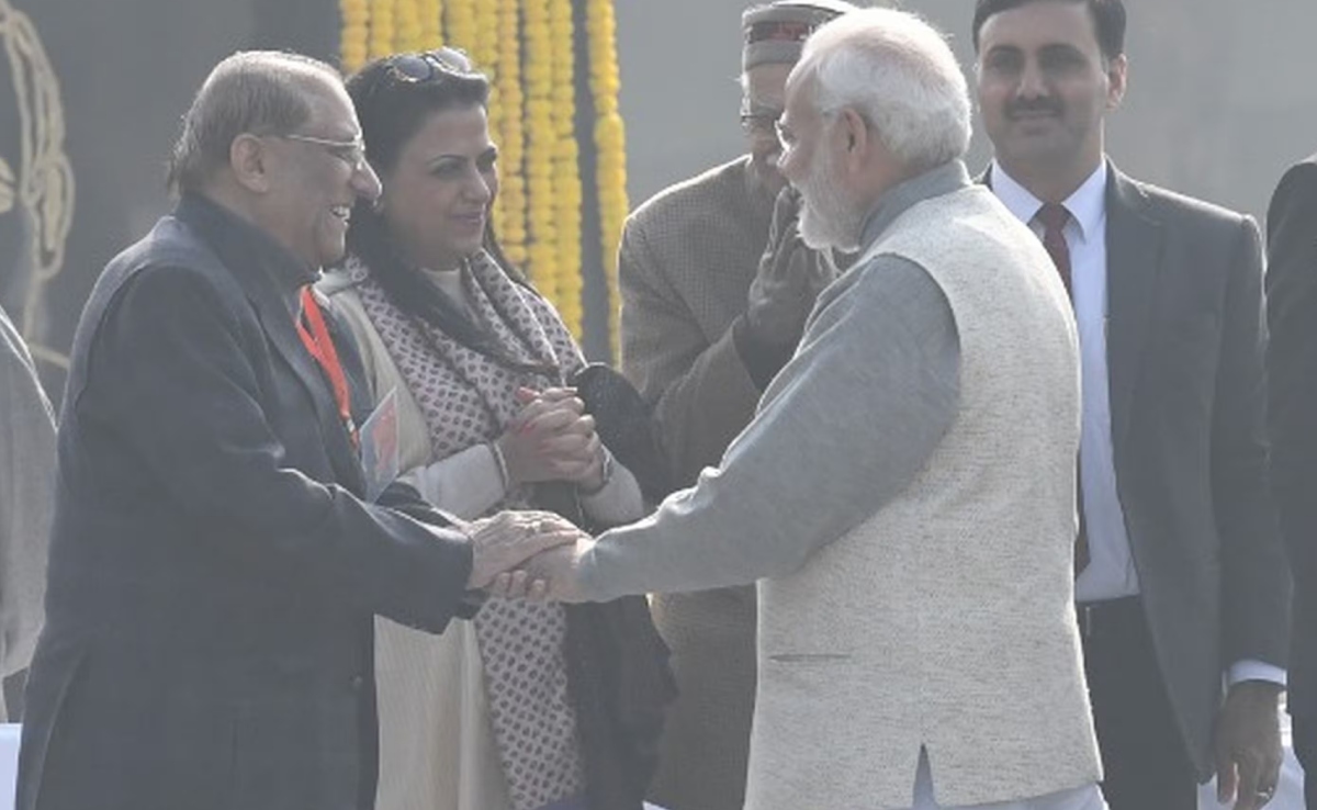 PM मोदी ने प्रो विजय मल्होत्रा को किया याद... बताया- मनमोहन सिंह को कैसे हराया
