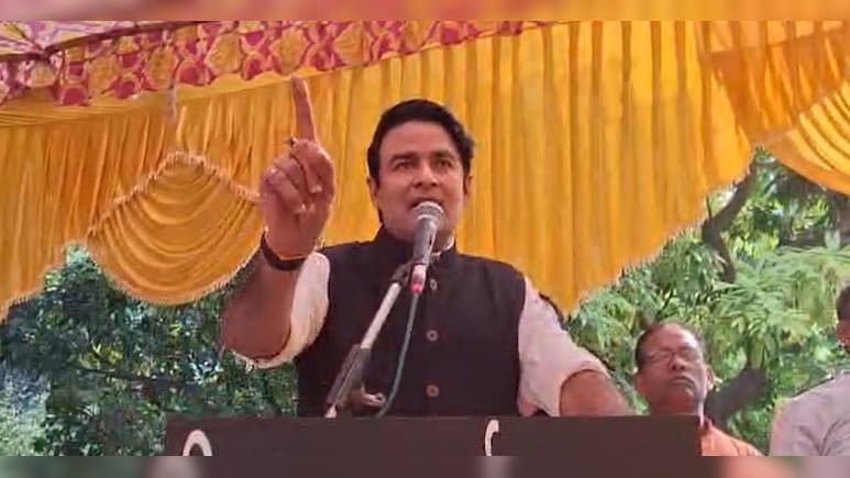 बुर्के के आड़ में हो रहा है आतंकवाद... बिहार चुनाव को लेकर बीजेपी नेता संगीत सोम का बड़ा बयान बुर्के के आड़ में हो रहा है आतंकवाद... बिहार चुनाव को लेकर बीजेपी नेता संगीत सोम का बड़ा बयान