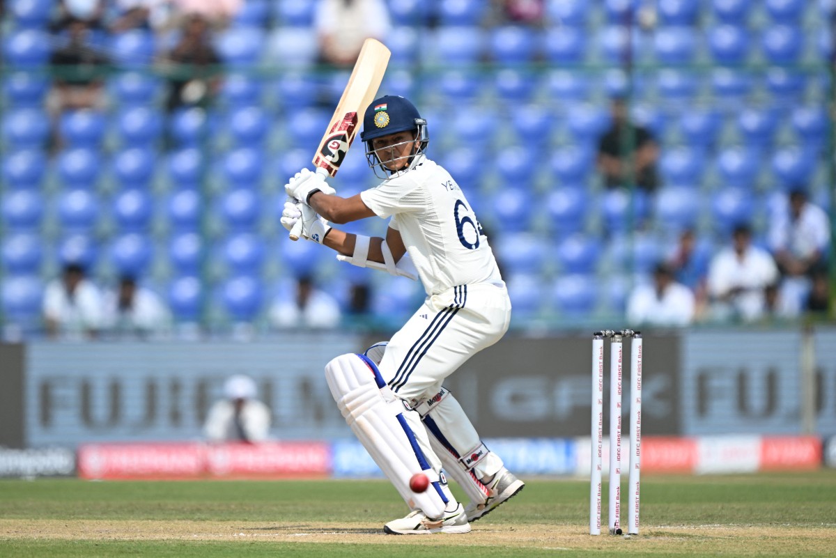IND vs WI: पहले दिन जायसवाल 173 के स्कोर पर लौटे नाबाद, बना लेते इतने रन और तो पीछे छूट जाते कई दिग्गज