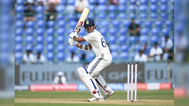 IND vs WI: पहले दिन जायसवाल 173 के स्कोर पर लौटे नाबाद, बना लेते इतने रन और तो पीछे छूट जाते कई दिग्गज