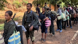Naxalites News:  शरणागती सुरुच! छत्तीसगडमध्ये 21 नक्षलवाद्यांचे 18 शस्त्रांसह आत्मसमर्पण