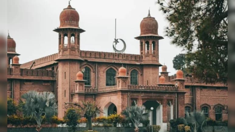 पाकिस्तान में कितनी सस्ती है पढ़ाई? ये हैं टॉप-5 यूनिवर्सिटी