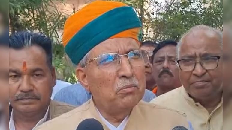 दीपावली मनाने बीकानेर पहुंचे मंत्री अर्जुनराम मेघवाल, कांग्रेस और राहुल गांधी पर बोले तीखे शब्द दीपावली मनाने बीकानेर पहुंचे मंत्री अर्जुनराम मेघवाल, कांग्रेस और राहुल गांधी पर बोले तीखे शब्द