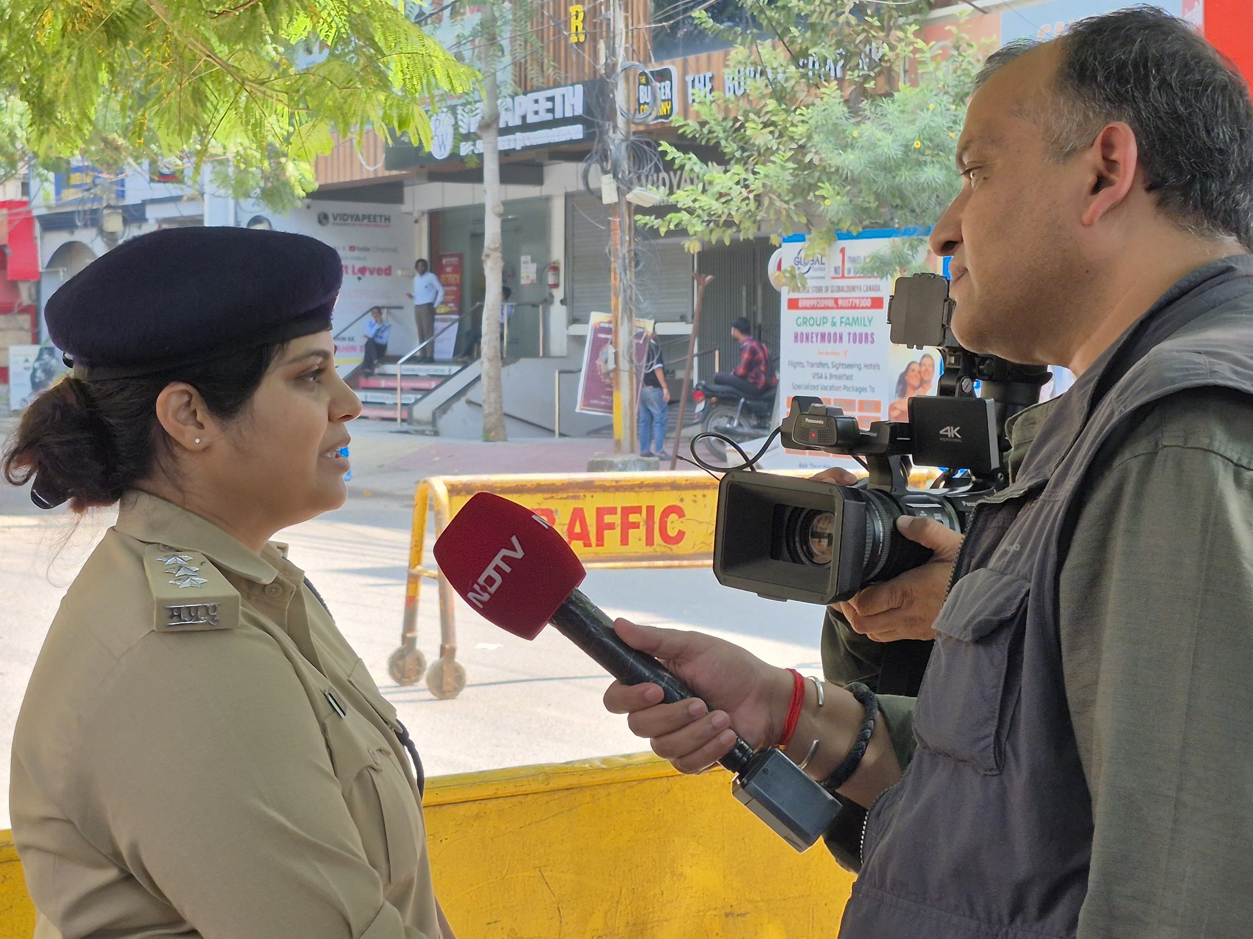 ग्वालियर की CSP हिना खान से बात चीत की हमारे संवाददाता अनुराग द्वारी ने ग्वालियर की CSP हिना खान से बात चीत की हमारे संवाददाता अनुराग द्वारी ने