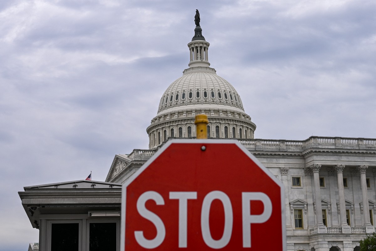 US Government On Brink Of Shutdown After Senate Rejects Funding Bills
